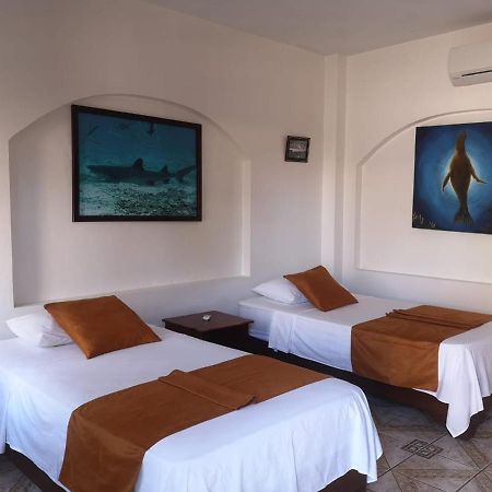 Hostal Sandrita Puerto Villamil Exterior photo