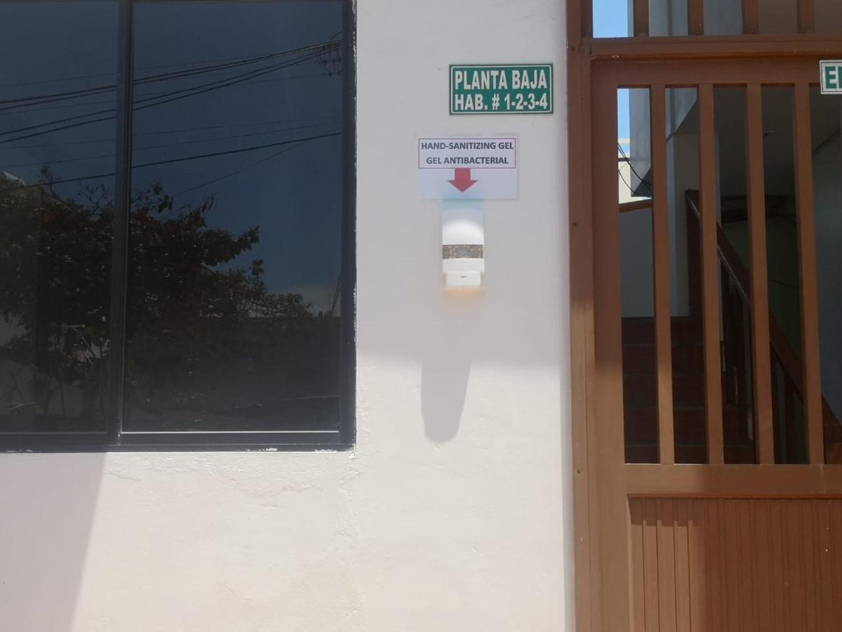 Hostal Sandrita Puerto Villamil Exterior photo