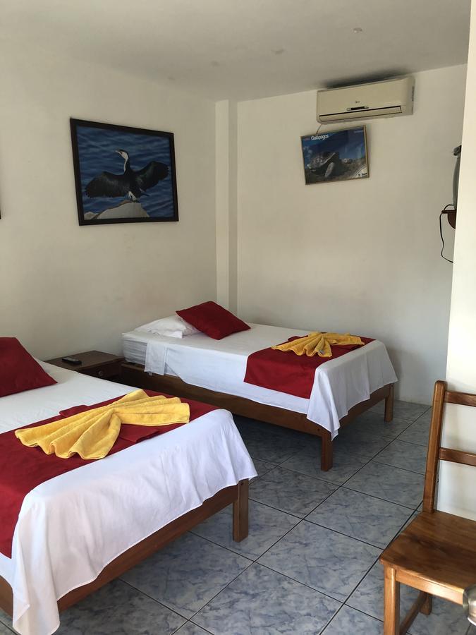 Hostal Sandrita Puerto Villamil Exterior photo